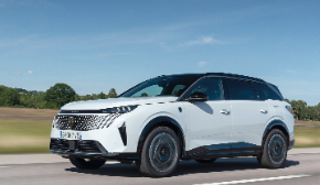 Peugeot E-5008: Seit kurzem auch mit Dual Motor, wo sowohl Vorder- als auch Hinterachse angetrieben werden – in Österreich besonders gefragt