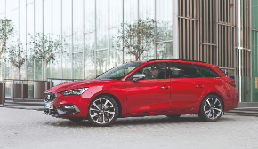 SEAT Leon SP Kombi Erhältlich: Benziner: 115–150 PS Diesel: 115–150 PS Mild-Hybrid: 115–150 PS Plug-in-Hybrid: 204 PS (bis zu 131 km Reichweite).