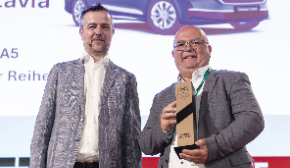 Bei der FLEET Convention in Wien erhielt Markus Stifter von FLOTTE-Chefredakteur Stefan Schmudermaier den „BEST4FLEET-Award“  für den Škoda Octavia
