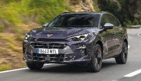 CUPRA Terramar Erhältlich als Benziner (150–265 PS), auch mit Allrad, Plug-in-Hybrid (204–272 PS) mit bis zu 118 km elektr. Reichweite.