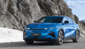 Sportliches Fastback: die neue Alpine A390